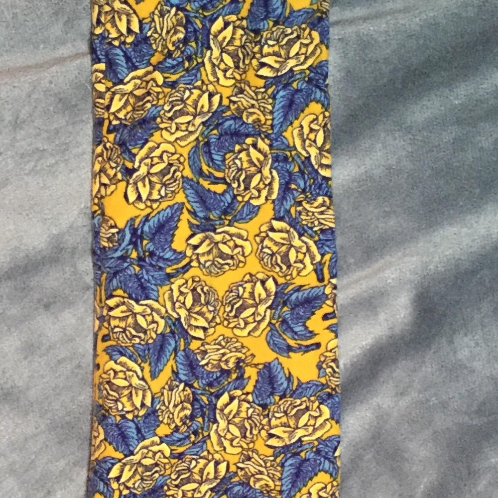 LULAROE Leggings Yellow Roses Blue Birds Tween